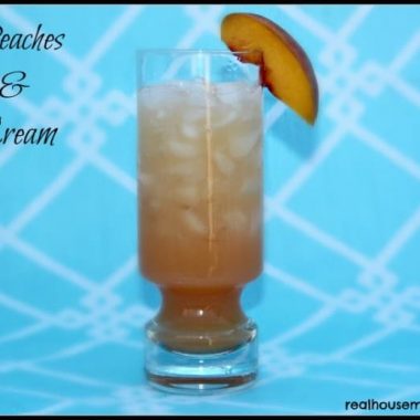 peaces and cream drink in a glass