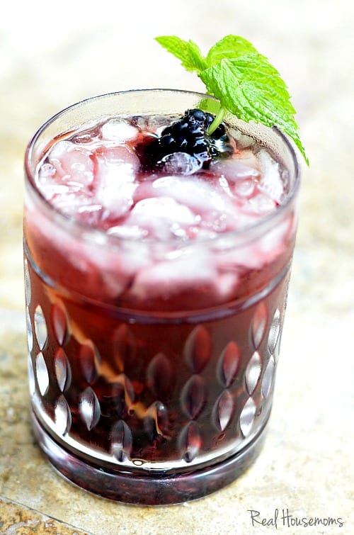 A Spiced Blackberry Cocktail | Real Housemoms