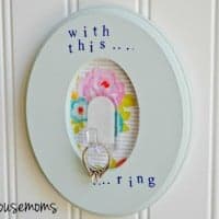 o It Yourself Engagement Ring Holder