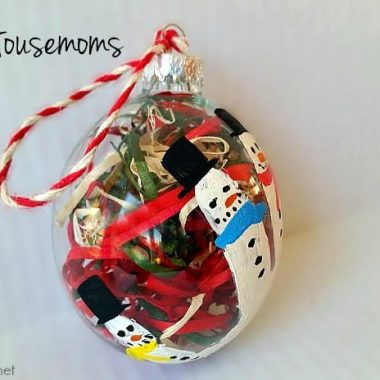 DIY Kid's Handprint Ornament, Ornament decorated with little snowmen