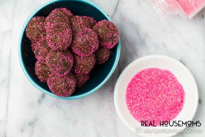 Cookies & Cream Bourbon Balls | Real Housemoms
