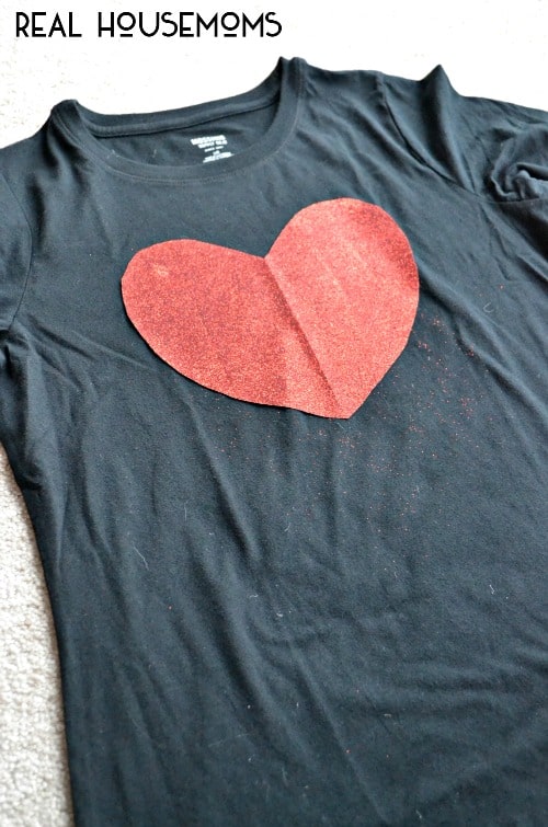 Super Simple Valentines Day Shirt | Real Housemoms