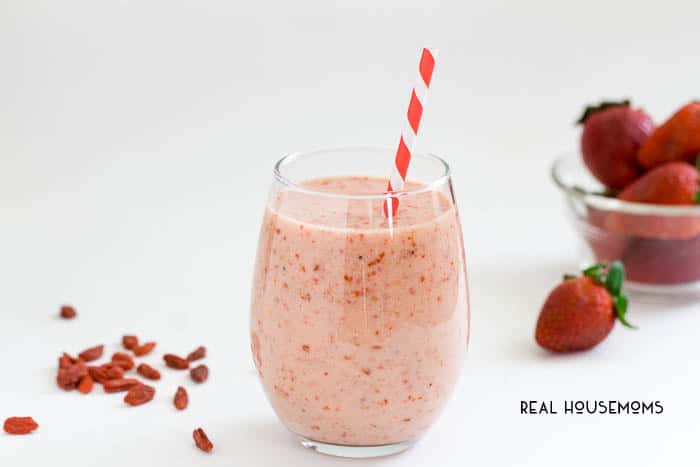 Tropical Berry Smoothie | Real Housemoms