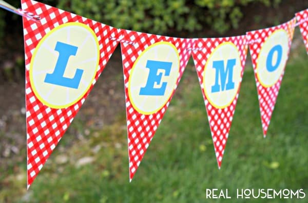 Free Lemonade Stand Prints | Real Housemoms #freeprintable