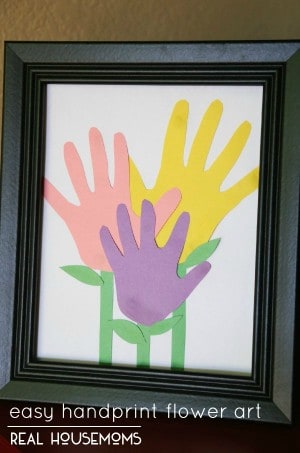 Easy Handprint Flower Art ⋆ Real Housemoms