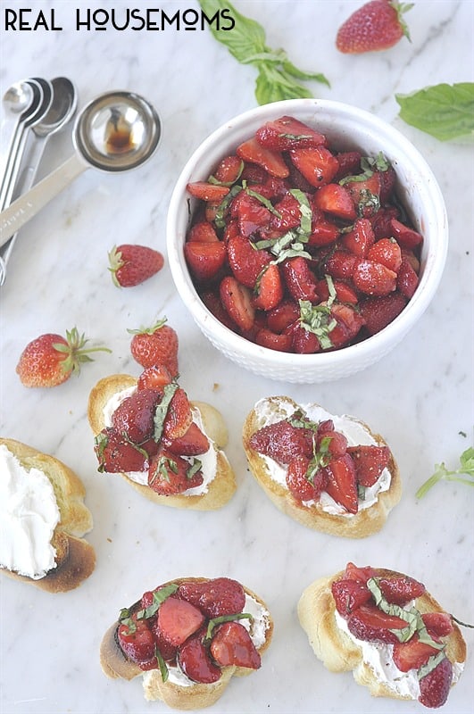 BALSAMIC STRAWBERRY SALAD is the perfect dish to make with all those ripe strawberries!