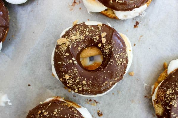 Baked S’mores Donuts are a collision of two of my favorite summer favorite must haves!