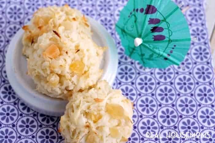 Bake up a taste of the beach with these easy to make Pina Colada Macaroons!