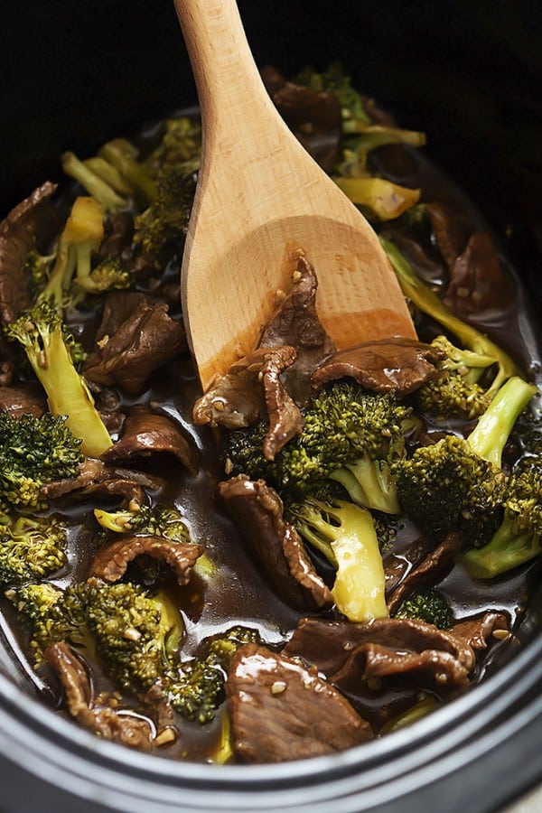 Slow Cooker Broccoli and Beef - Creme de la Crumb