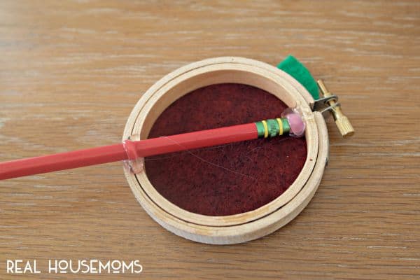 Surprise your favorite teach with a bouquet of handcrafted Mini Embroidery Hoop Apple Pencils!