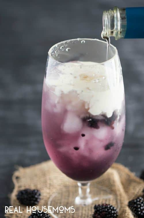 Creamy, fresh tasting, and bubbly delicious. This Blackberry Vanilla Italian Soda is absolutely delicious, and so easy to make!