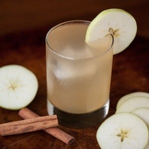 This two-ingredient Washington Mule is the perfect late summer cocktail because its refreshing on hot summer days but is full of fall flavors yet to come.