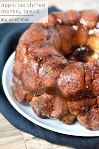 Apple Pie Stuffed Monkey Bread is totally going to be my Thanksgiving breakfast!