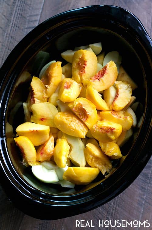 Slow Cooker Nectarine Applesauce that is sweetened with apple juice instead of sugar. An easy and healthy treat!