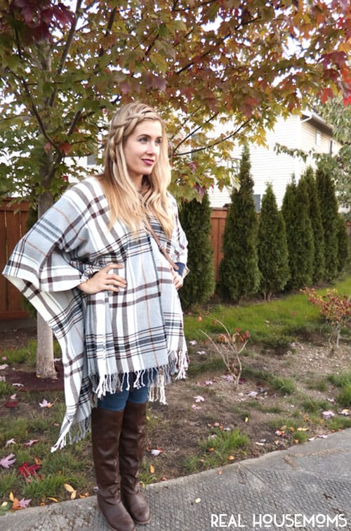 Jump on the Blanket Scarf trend and use this tutorial to make your own and work fall's coolest (and warmest) fashionable trends in 10 minutes or less!
