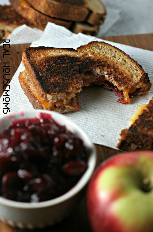 Need an idea on how to use up that cranberry sauce from Thanksgiving? Try out this CRAN-APPLE CHEDDAR MELT!