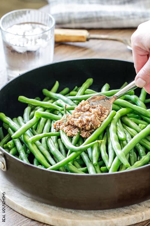 GREEN BEANS WITH HONEY PECAN BUTTER AND CRANBERRIES are the perfect balance of crunchy, tangy and sweet that you will want to eat year round!