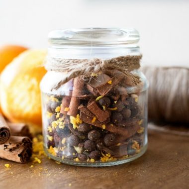 There's nothing I love more during the fall months than the sweet smells that the season has to offer. We love these HOMEMADE MULLING SPICES for an inexpensive option!