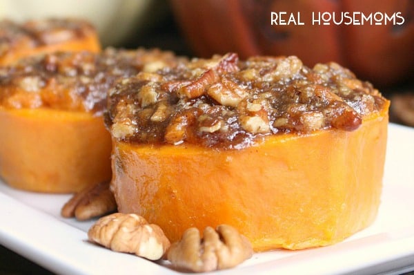 MINI SWEET POTATO CASSEROLE is an easy Thanksgiving side dish filled with crunchy pecans, sweet brown sugar, and cinnamon!