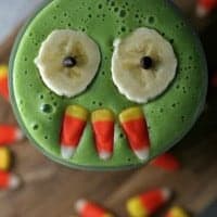 Halloween is just around the corner! Trick your little ones into eating spinach with this Monster Mash Green Smoothie, mwahahaha!!!
