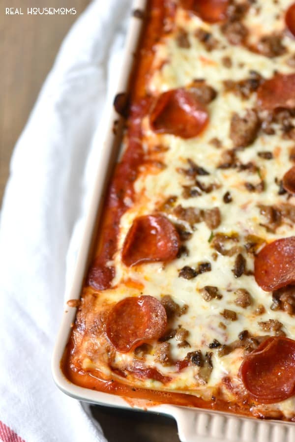 Pizza Lasagna is an easy family dinner recipe that will be in my regular menu plan! 