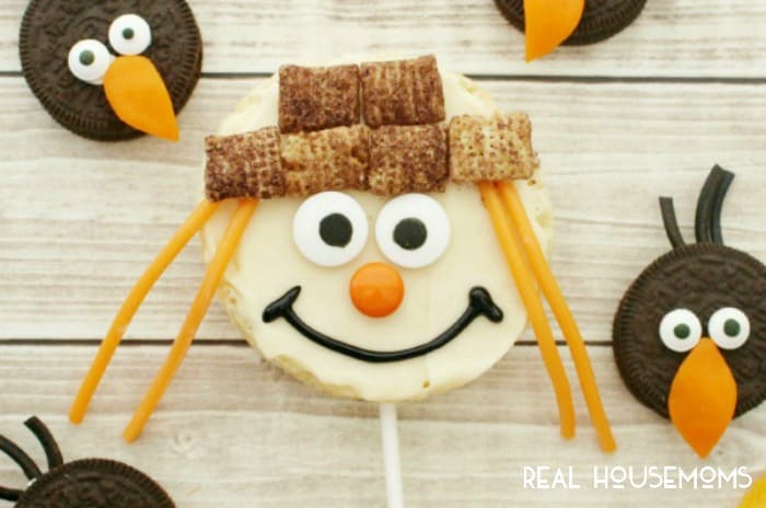Have some Fall fun with these cute edible SCARECROW & CROW TREATS!