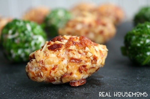 These easy GAME DAY BACON CHEESE BALLS are made with bacon, cheese, and almonds for a creamy, crunchy, bacon-y game day appetizer!