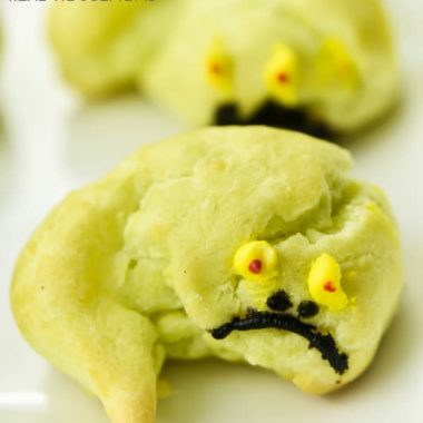 What better way to celebrate Star Wars than with a JABBA THE PUFF homemade cream puff?!?! We can't get enough of them!