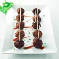 Perfectly popable, whip up these super flavorful MINI TURKEY MEATBALLS for your next holiday party!