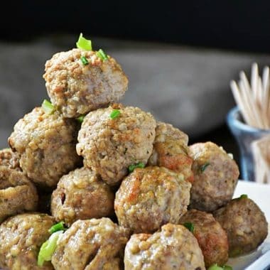 SLOW COOKER SWEDISH MEATBALLS are an easy to make bite drenched in a deliciously creamy sauce. They're a must have appetizer at your next party!