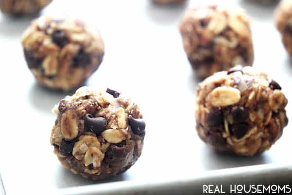 These no bake CHOCOLATE CHIP ENERGY BITES are perfect for when you want something sweet, but don't want all the sugar!