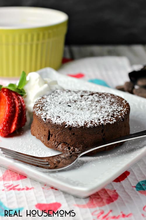 Easy Chocolate Lava Cake ⋆ Real Housemoms