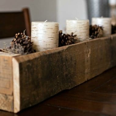 Our EASY WINTER CENTERPIECE will keep your house feeling cozy and lived in all winter long!
