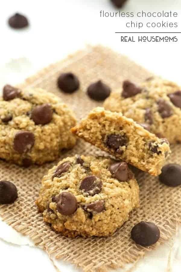These FLOURLESS CHOCOLATE CHIP COOKIES are so good! Made with no butter, no refined white sugar, and no flour. So delicious & good you wouldn't even think they were healthier, even though they are!