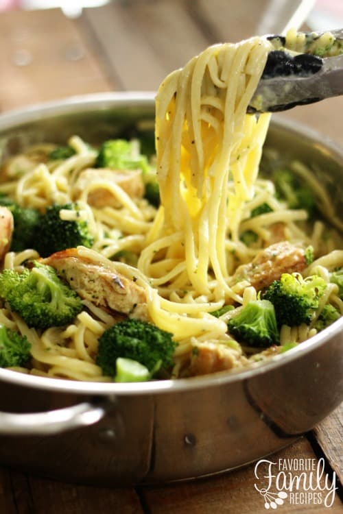 One Pot Creamy Garlic Noodles - Favorite Family Recipes