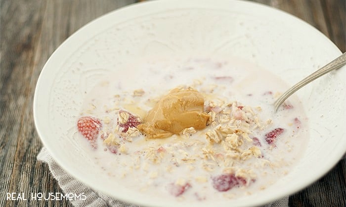 PEANUT BUTTER & JELLY OVERNIGHT OATS are an easy and healthy way to start the day the whole family will enjoy!