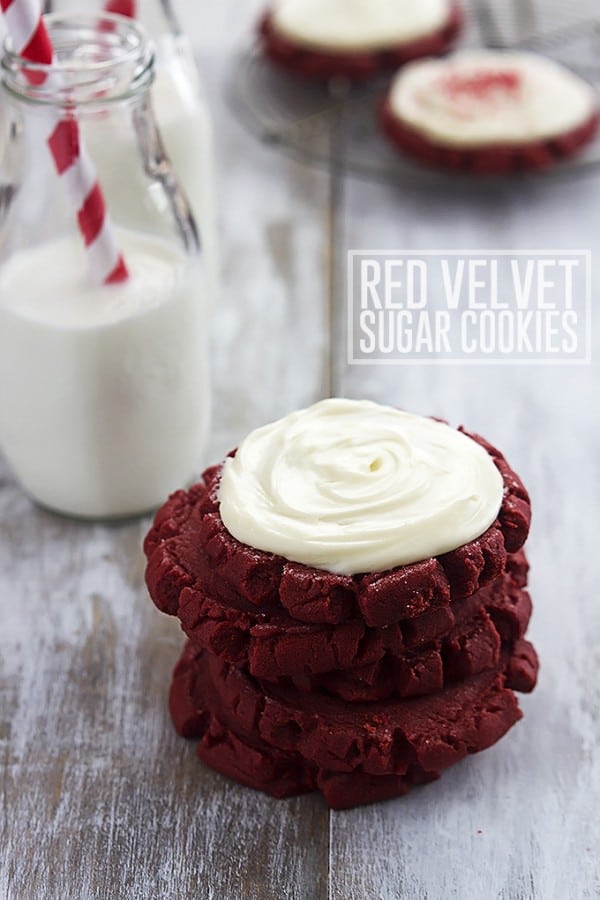 Red Velvet Sugar Cookies - Creme de la Crumb
