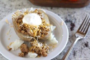 Add your favorite taco meat to a baked potato! My kids loves this meal! - find it at lizoncall.com