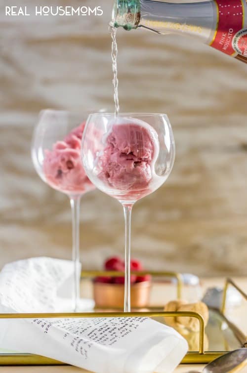 CHAMPAGNE FLOATS are the perfect sweet treat for Valentine's Day! Only two ingredients!