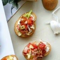 BLT BRUSCHETTA transforms everyone's favorite classic sandwich into an easy to make appetizer that is light enough for brunch and elegant enough for a dinner party!