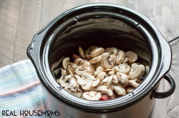Try this SLOW COOKER MUSHROOM ROUND STEAKS WITH GRAVY for dinner this week. An inexpensive cut of meat made delicious with help from your slow cooker!