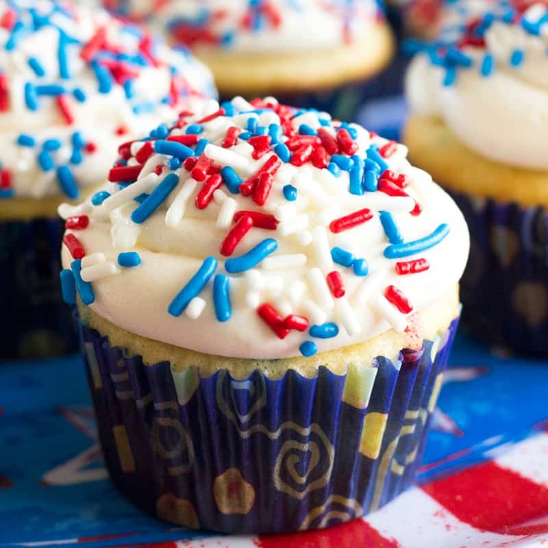 Laan spleet tellen 4th of July Funfetti Cupcakes - Real Housemoms