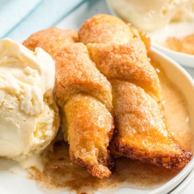 Crispy, warm, and full of cinnamon flavor! These Apple Dumplings are a PERFECT weeknight treat when you're craving a comforting dessert!