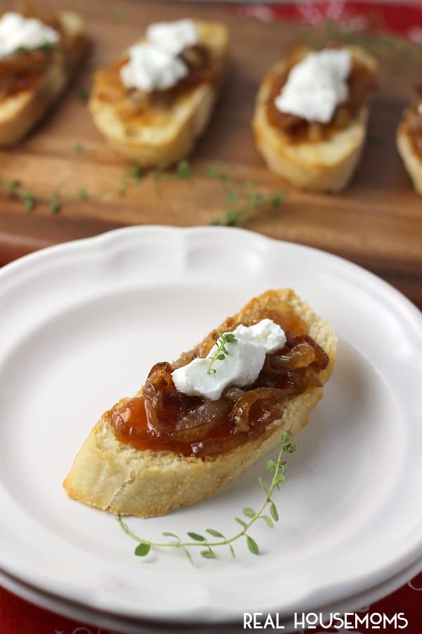 With all the holiday parties and gathering coming up, you will want to put Apricot, Goat Cheese, and Caramelized Onion Crostini on your menu! It's a simple and delicious way to entertain!