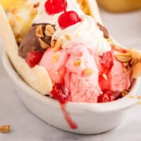 banana split in a dish with recipe name at the bottom