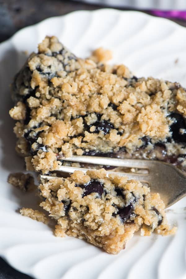 Only 6 ingredients in these Blueberry Oatmeal Bars. Use pie filling to have this recipe turn out more like a cobbler or use jam to have a packable snack!