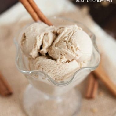 BROWN SUGAR CINNAMON ICE CREAM the perfect way to transition from Summer to Fall, and it makes a tasty accompaniment to your favorite baked goods!