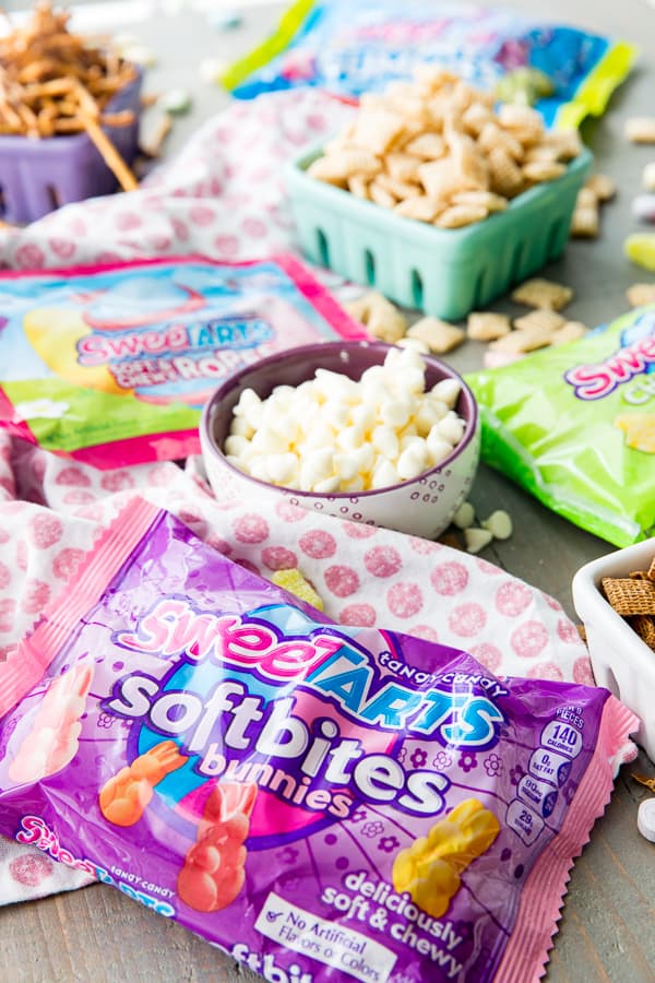 Bunny Munch Mix is a sweet and salty party mix that will make this year's Easter baskets the best yet!! Just say no to plastic green grass and yes to Bunny Munch Mix!