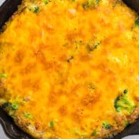 Cheesy Broccoli Ham and Pepper Frittata is a protein-packed, quick breakfast meal that will keep you satisfied for hours!