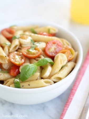 Caprese pasta salad at lizoncall.com
